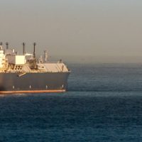 Gas natural licuado: el futuro inmediato del transporte sostenible en el mar
